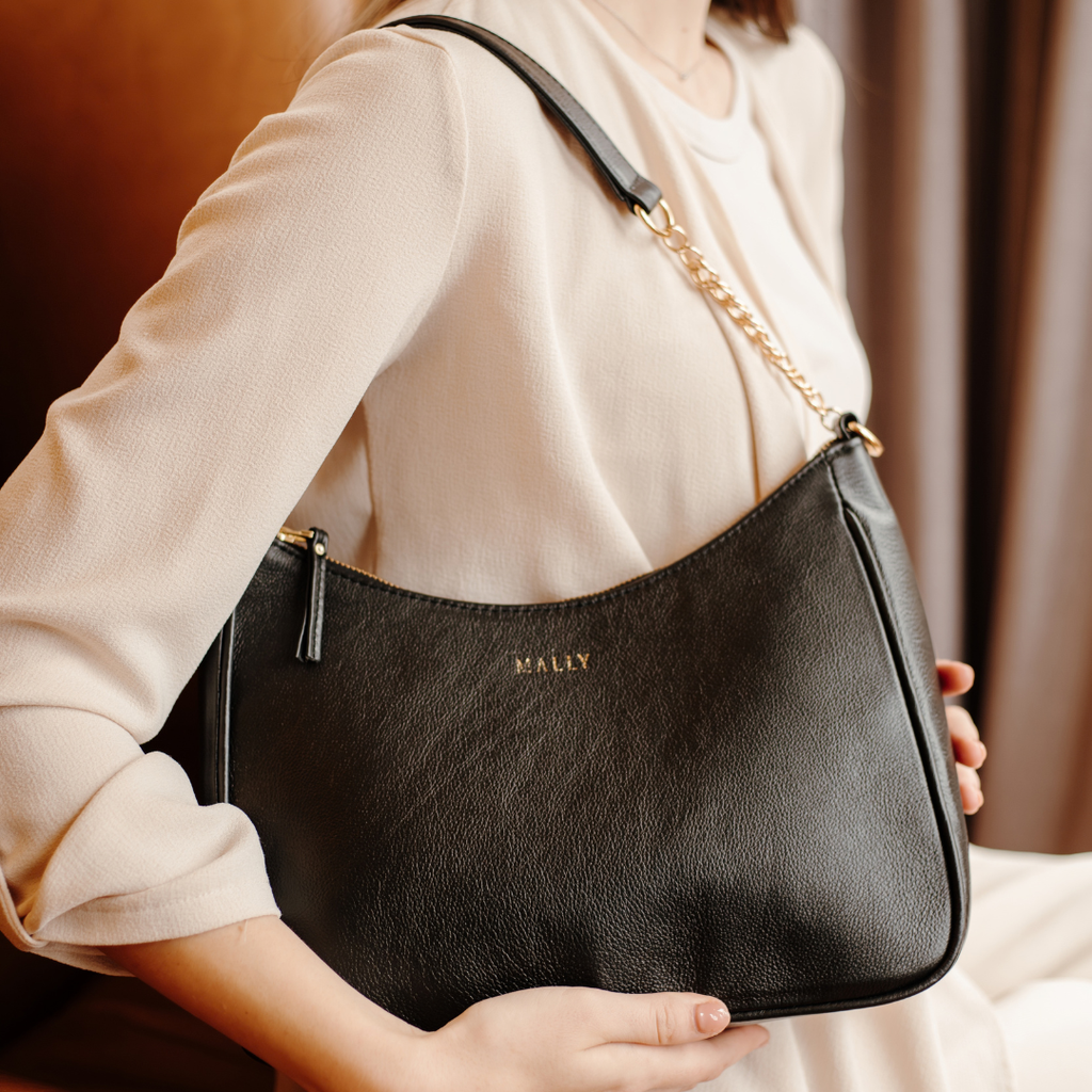 Silvia Leather Baguette Bag in Black
