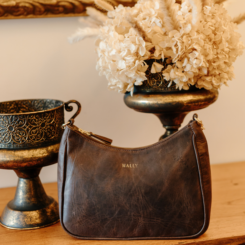 Silvia Leather Baguette Bag in Brown
