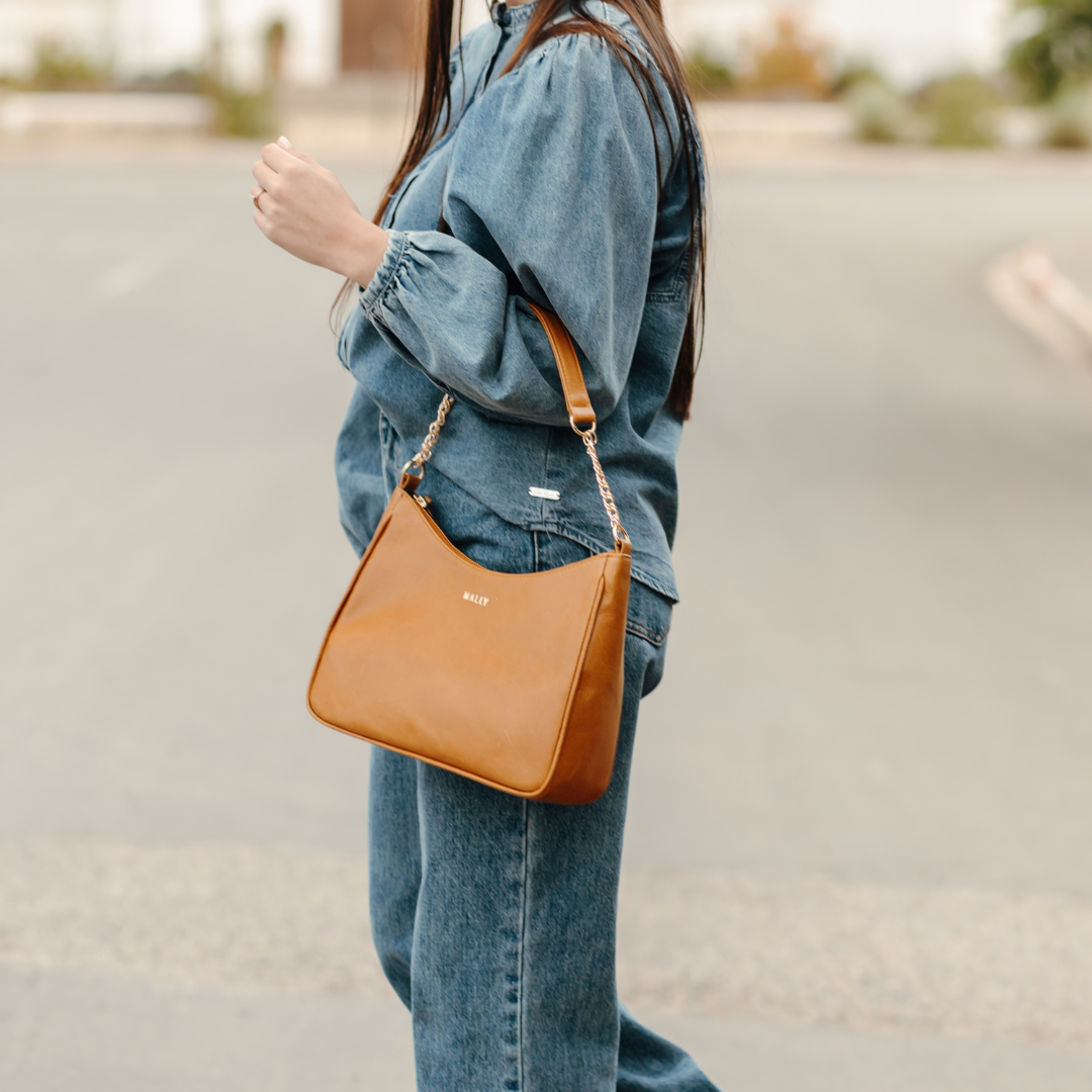 Silvia Leather Baguette Bag in Toffee