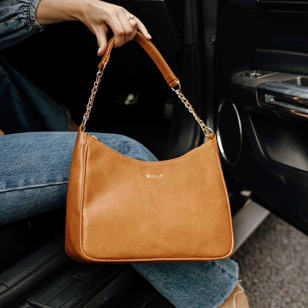 Silvia Leather Baguette Bag in Toffee