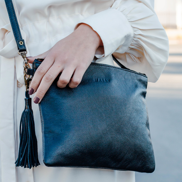 Poppy Sling Bag in Black