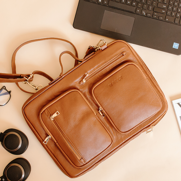 Audrey Sleek Leather Laptop in Tan